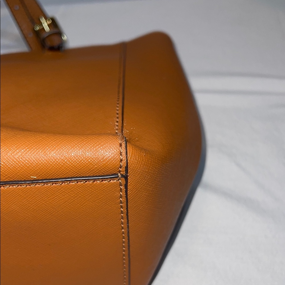 Tory Burch Medium Buckle York Tan Leather Tote - Picture 8 of 17